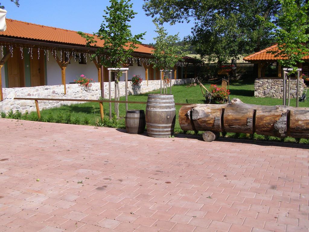Hotel Na Statku Mirošov Mirosov (Rokycany) Exterior foto